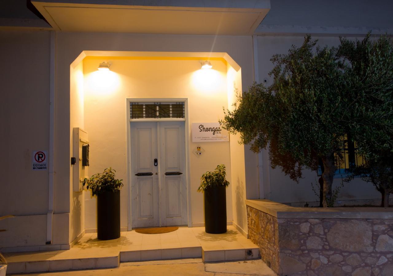 Shongas Inn Dherinia Exterior foto